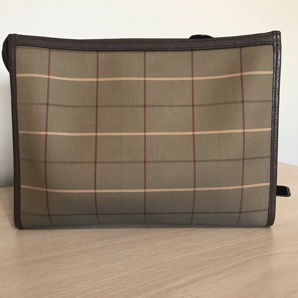 SEND me an offer😊 Burberrys clutch/ pouch🌹 - Picture 3 of 12